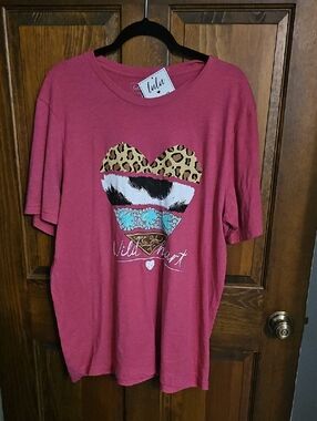 NEW Lulu Mac Pink Graphic 'Wild Heart' Tee Size Xl